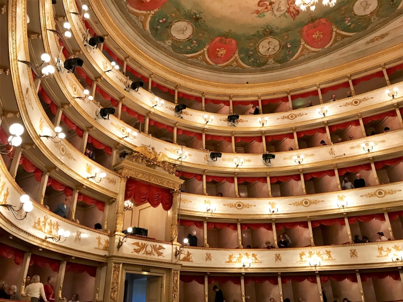 Teatro Luciano Pavarotti